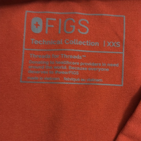 Figs set Zamora joggers and Catarina top. - Picture 2 of 4